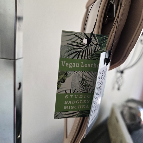 Studio Badgley Mischka Quilted Silver Studded Phone Case Tan - Picture 6 of 7